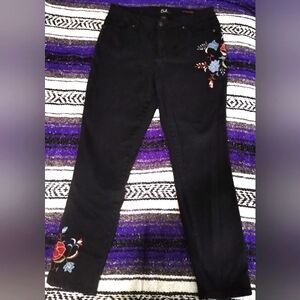 Earl Jeans Black Cropped Jeans with Floral Embroidery